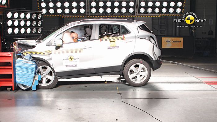 Το Opel Mokka είναι ένα από τα υψηλότερα βαθμολογημένα νέα Crossover στα crash tests παθητικής ασφάλειας του Euro NCAP.